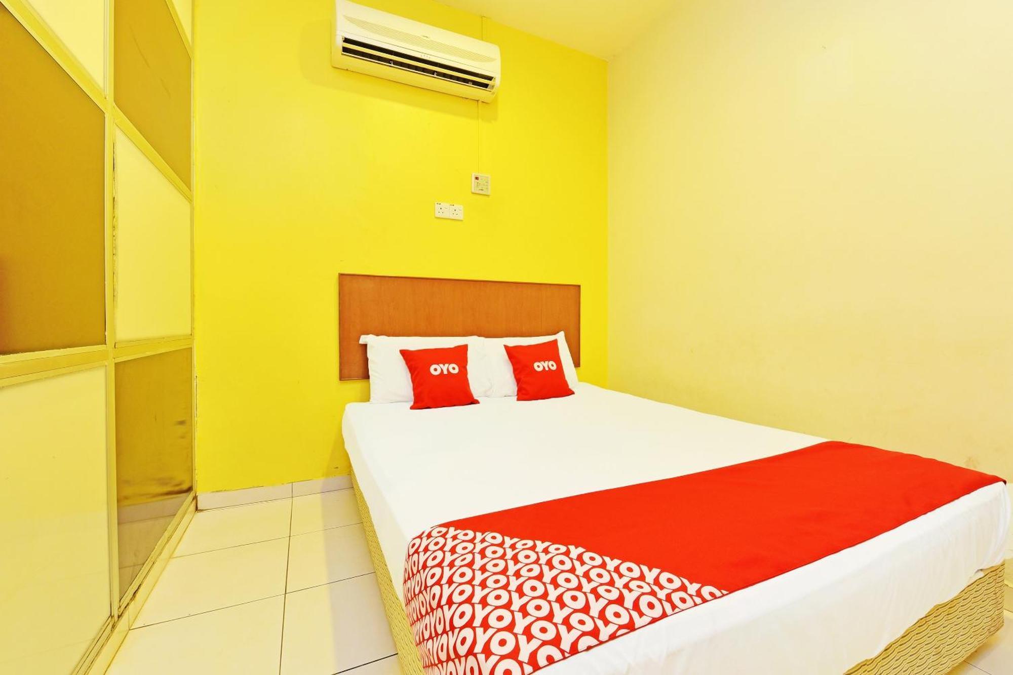 OYO 582 Hotel Walk Inn Kampong Pasir Puteh  Exterior foto